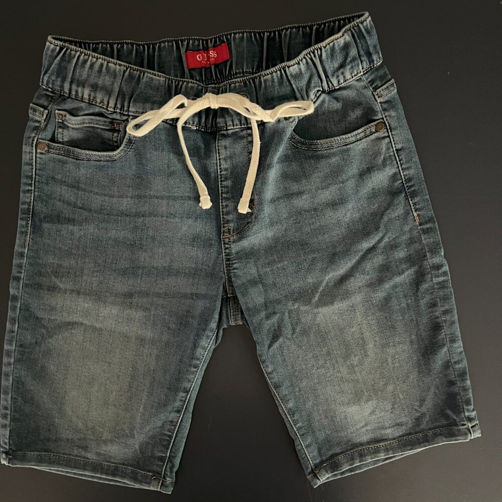GUESS Jorts / Bermuda shorts. Adjustable elastic. Waist -Size Small